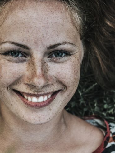woman 1867431 1280