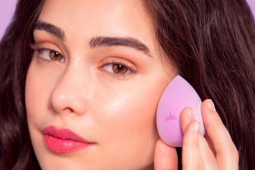chica esponja maquillaje 1200x686 1