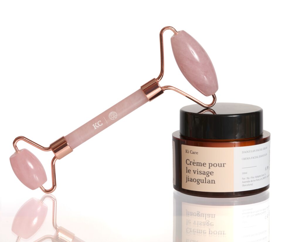 Roller de cuarzo rosa + crema facial con jiaogulan de Ki Care